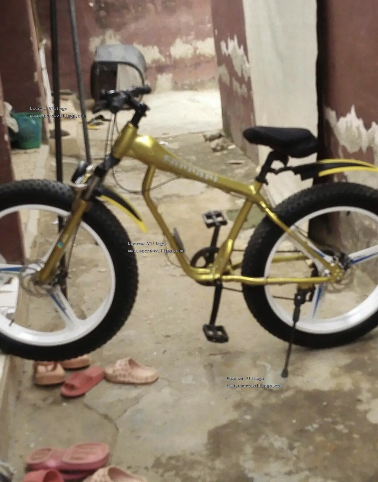 Fat tire bicycle with sharp aloy Rims